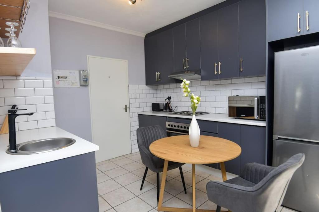 Comfy Hatfield Appartment Pretoria-Noord Exteriör bild